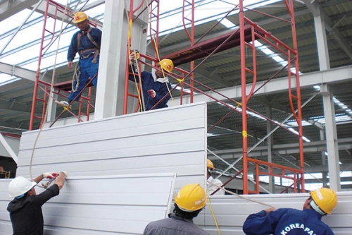 CHUYÊN THI CÔNG LẮP ĐẶT TẤM PANEL CÁCH ÂM CÁCH NHIỆT